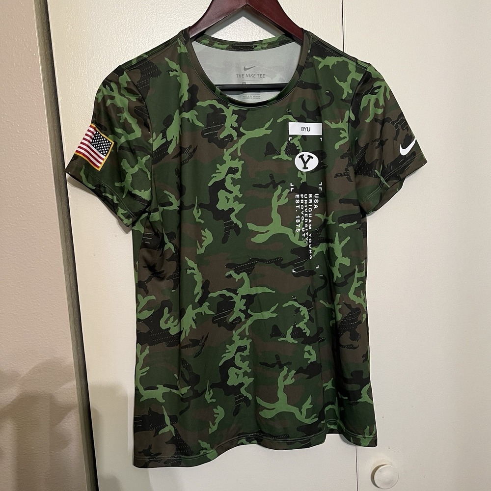 Nike Women's BYU Cougars Dri-Fit Camo Tee - Size Medium Gameday Essential Top